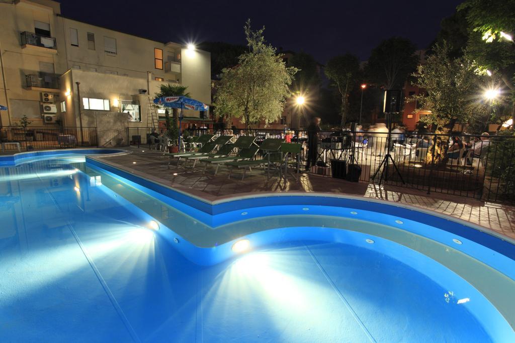 Hotel Vannini Rimini Zewnętrze zdjęcie